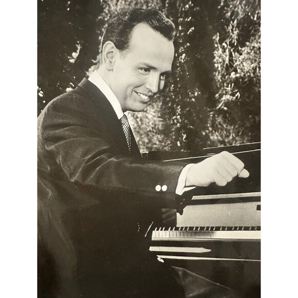 Vintage Roger Williams 1961 Swingin Along Movie Still Head Shot Photo - Picture 7 of 14